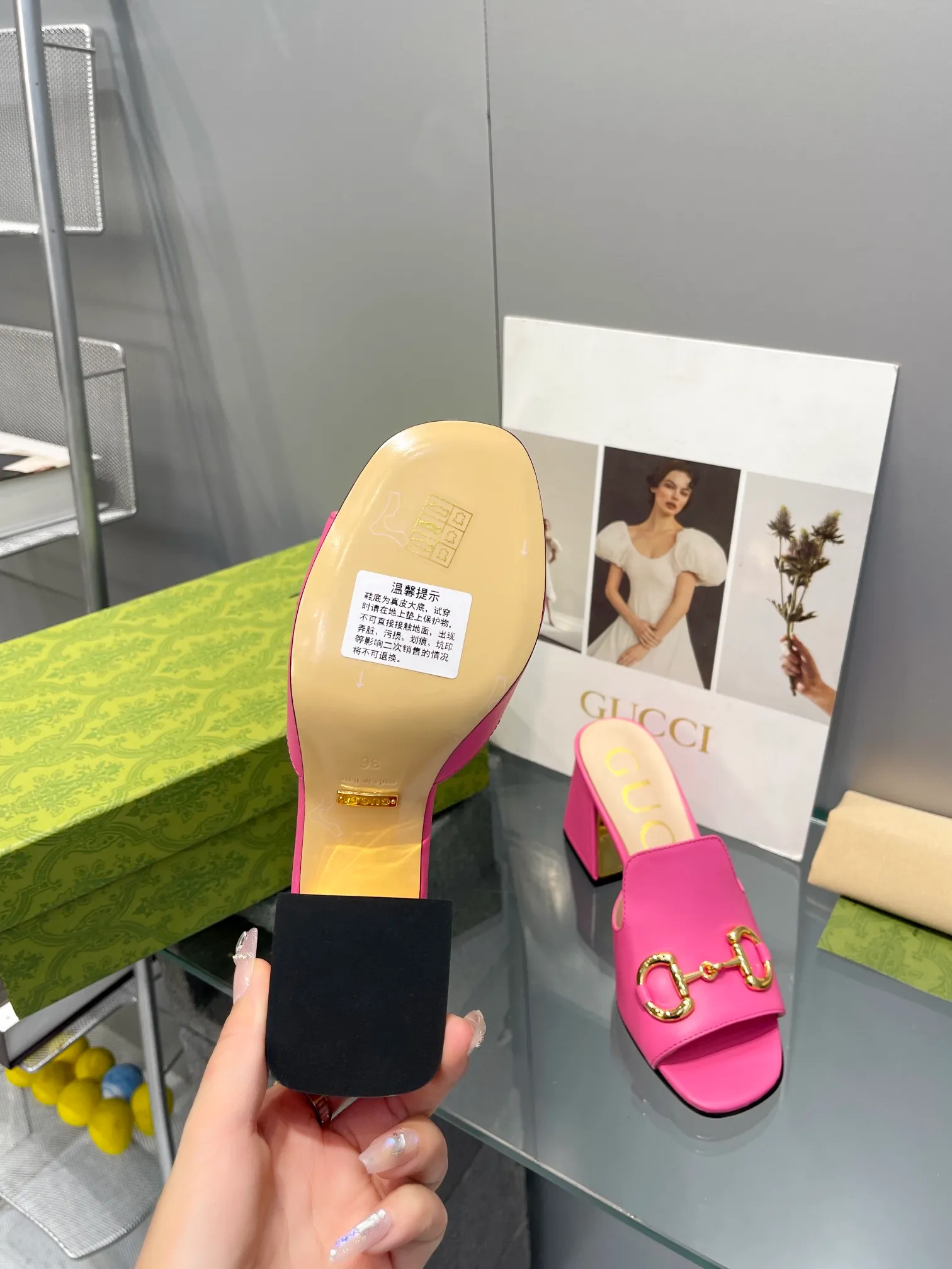 👟👟Ex-factory price 460👟👟 gucci 2024 early spring new thick heel retro shoes with horsebit, Internet celebrity hot sandals, super versatile fashion items. Original 1:1 customized. It is worth mentioning the packaging. This year’s G family’s packaging is really high-end, and the original packaging is presented.  Material: original custom imported oil-waxed ancient soft sheepskin. Lining: high-end customized sheepskin. Italian genuine leather outsole. Heel height: 7.5cm. Heel electroplated gold+covered leather. Size: 34-41 (34, 40, 41 customized)